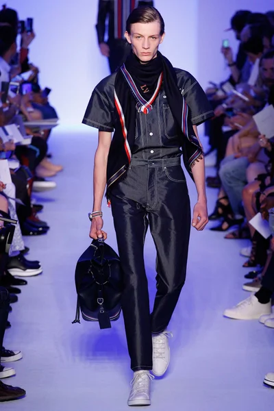 Look 12